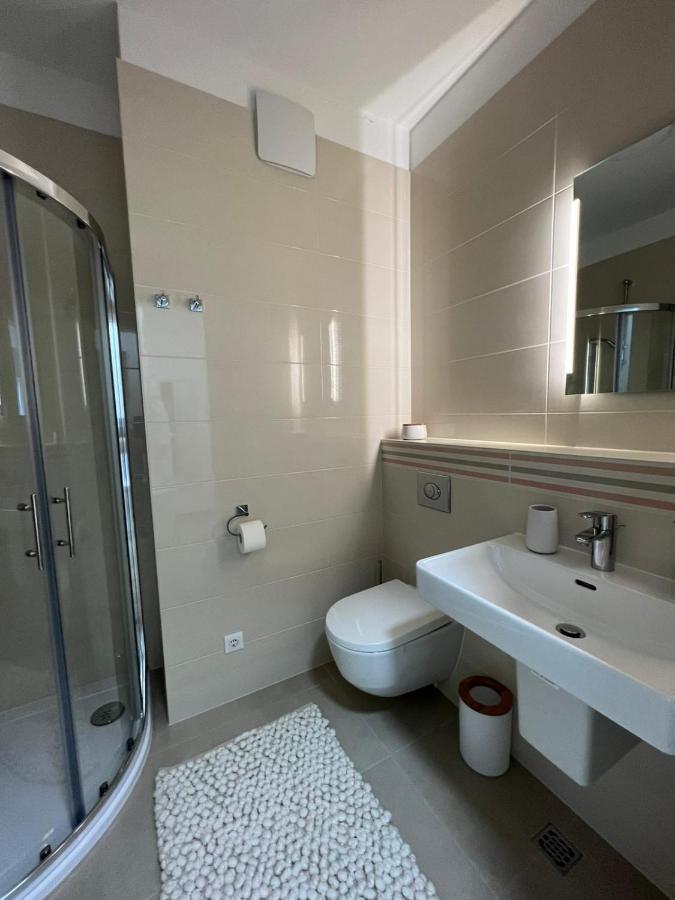 Apartament Allora *