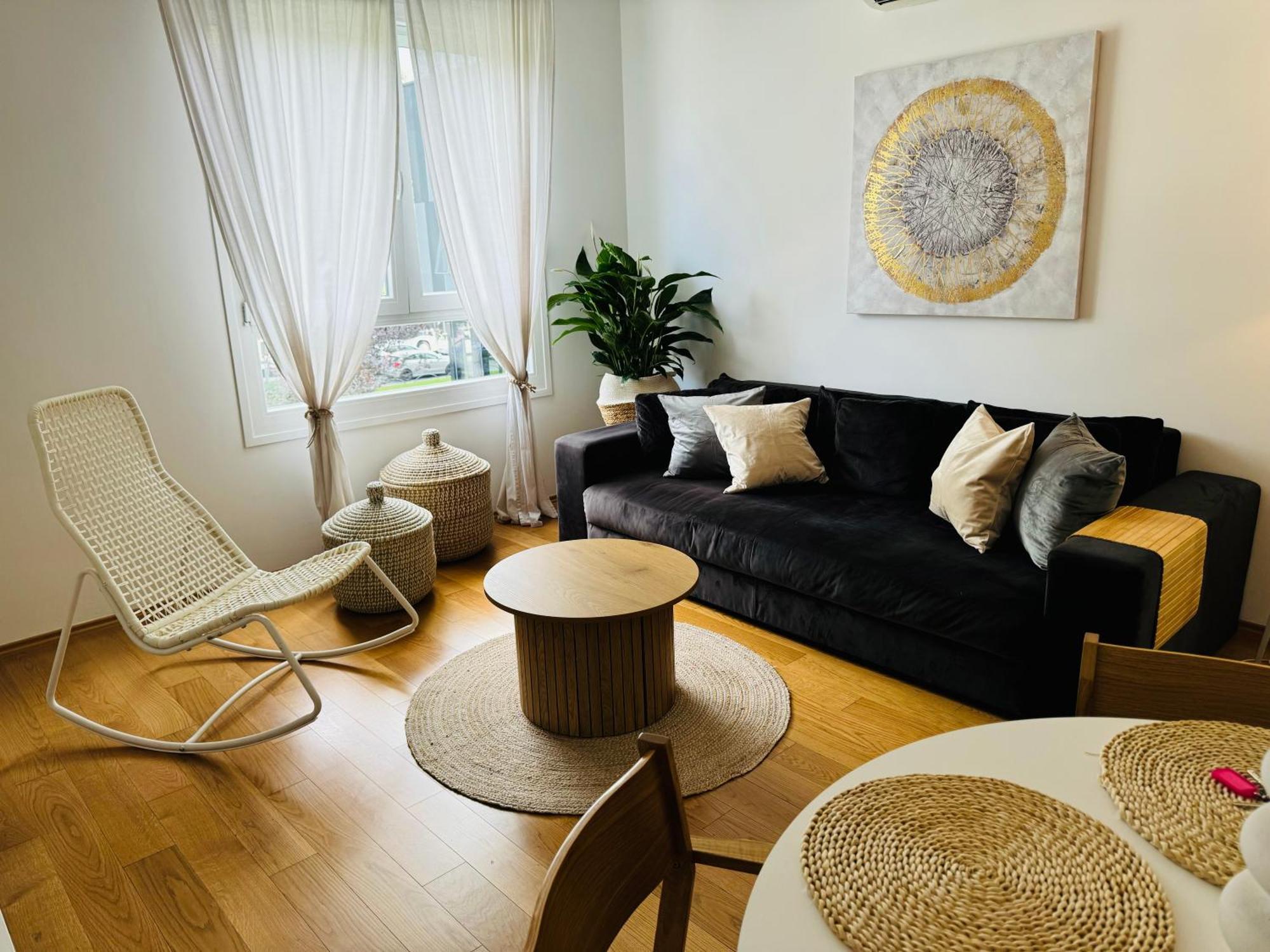 Apartament Allora *